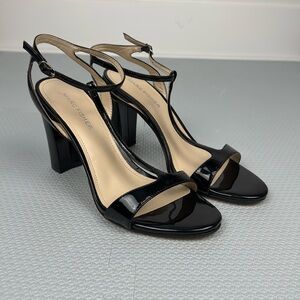 Marc Fisher strap black block heel sandals in size 6M.